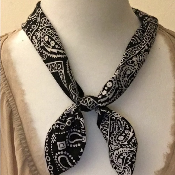 Women’s Tied Scarf Bandanna Headband Accessories pair of 2 Black and White - Picture 4 of 5